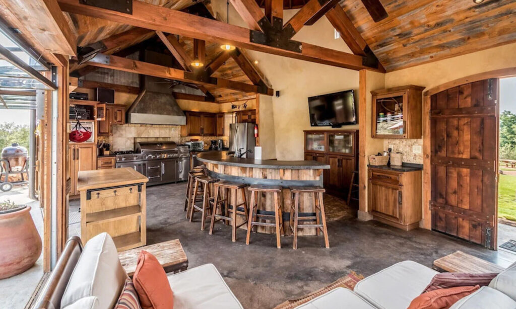 vacation rentals with water slides